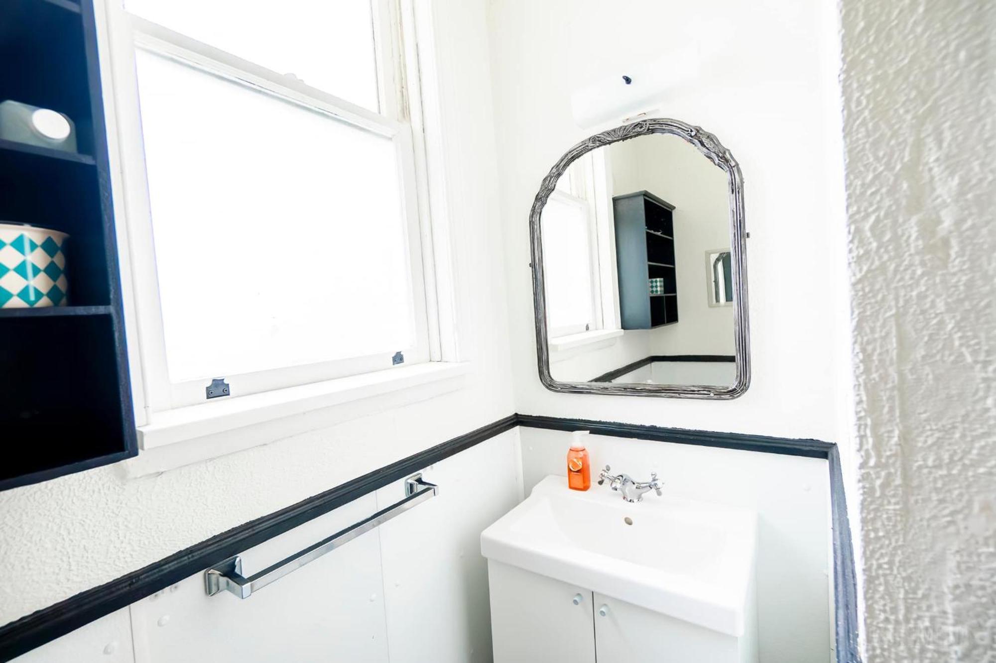 Step Back In Time Charming Victorian With Modern Amenities * Homestead