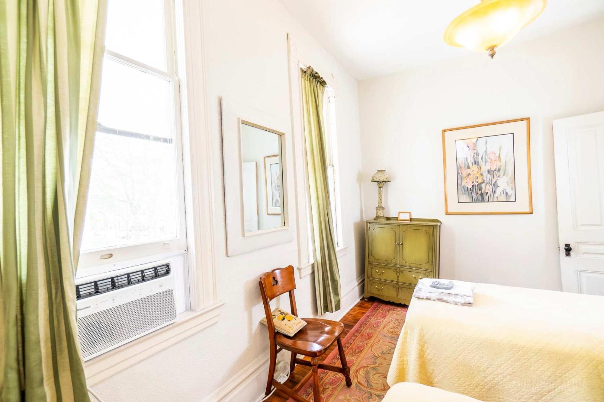 Apartamento Step Back In Time Charming Victorian With Modern Amenities *